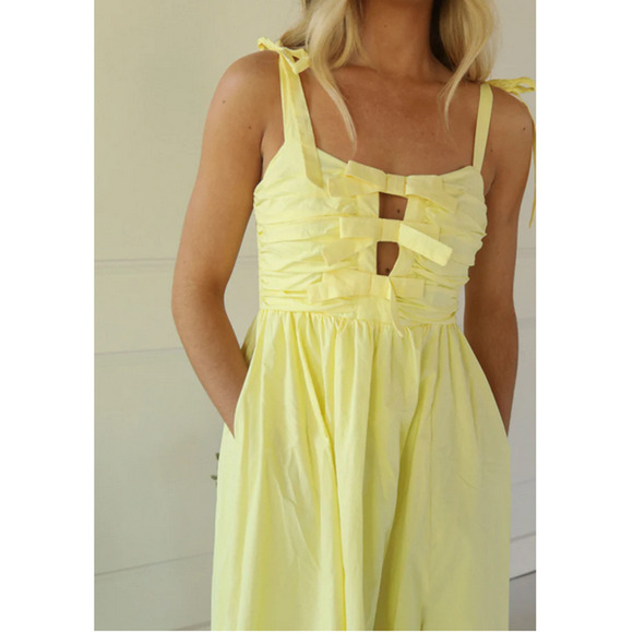 ASTR The Label Dresses & Skirts - ASTR The Label Yellow Lemon NWT Cotton Rayon Smocked Ruffle Midi Dress Size S